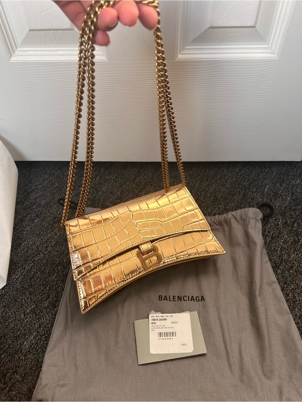 Balenciaga XS Chain Bag in metallic gold crocodile-embossed calfskin - Picture 5 of 8